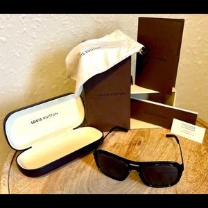 LOUIS VUITTON
Impulsion Sunglasses Black